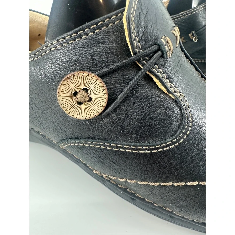 Clarks Structured Black‎ Leather Loafers Button Slip On Shoes Womens 9M 23071
